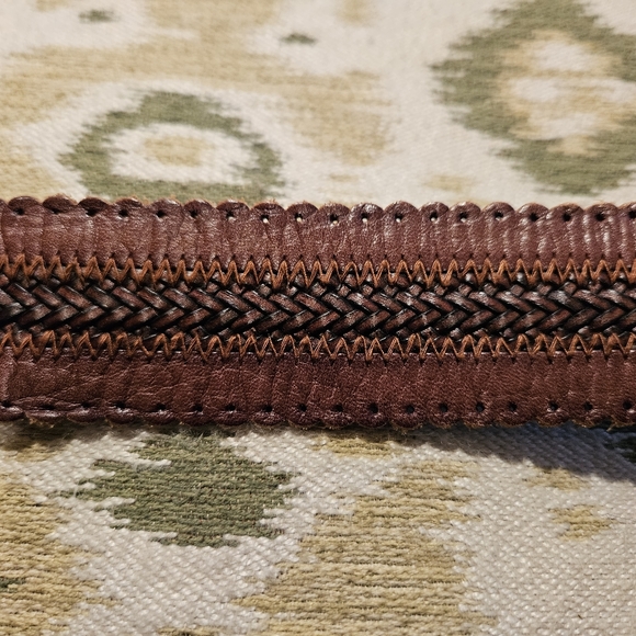 Brown leather belt. - Picture 5 of 5